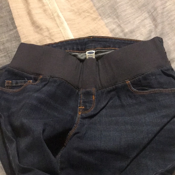 🎉🎉NEW🎉🎉Old navy maternity jeans - Picture 2 of 6